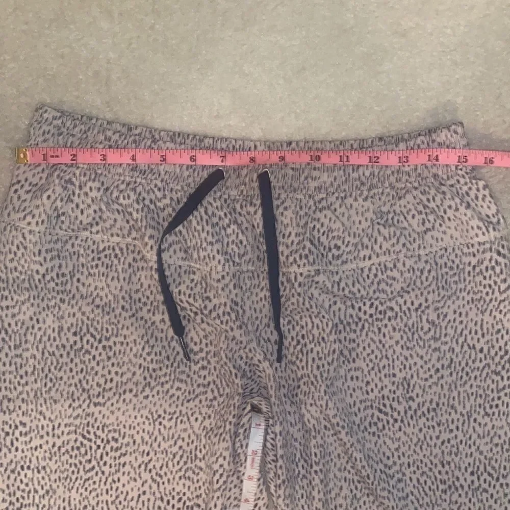 Lululemon Pink Leopard Jet Crop Pants!